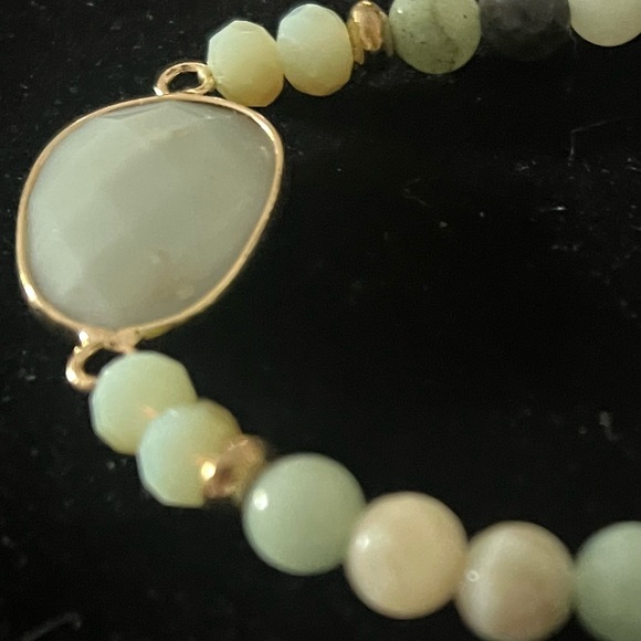 Elegant green and gold color  Beaded Bracelet - Picture 2 of 5